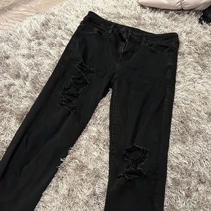 Distressed skinny jeans